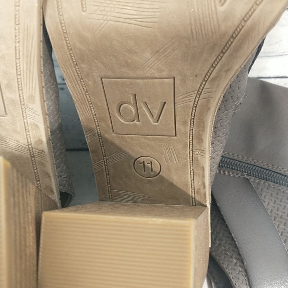 Women's SZ 11 DV Teisha Boots Dolce Vita Brown. - Picture 9 of 11